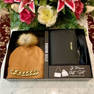 Steve Madden Crossbody purse and hat Gift Set